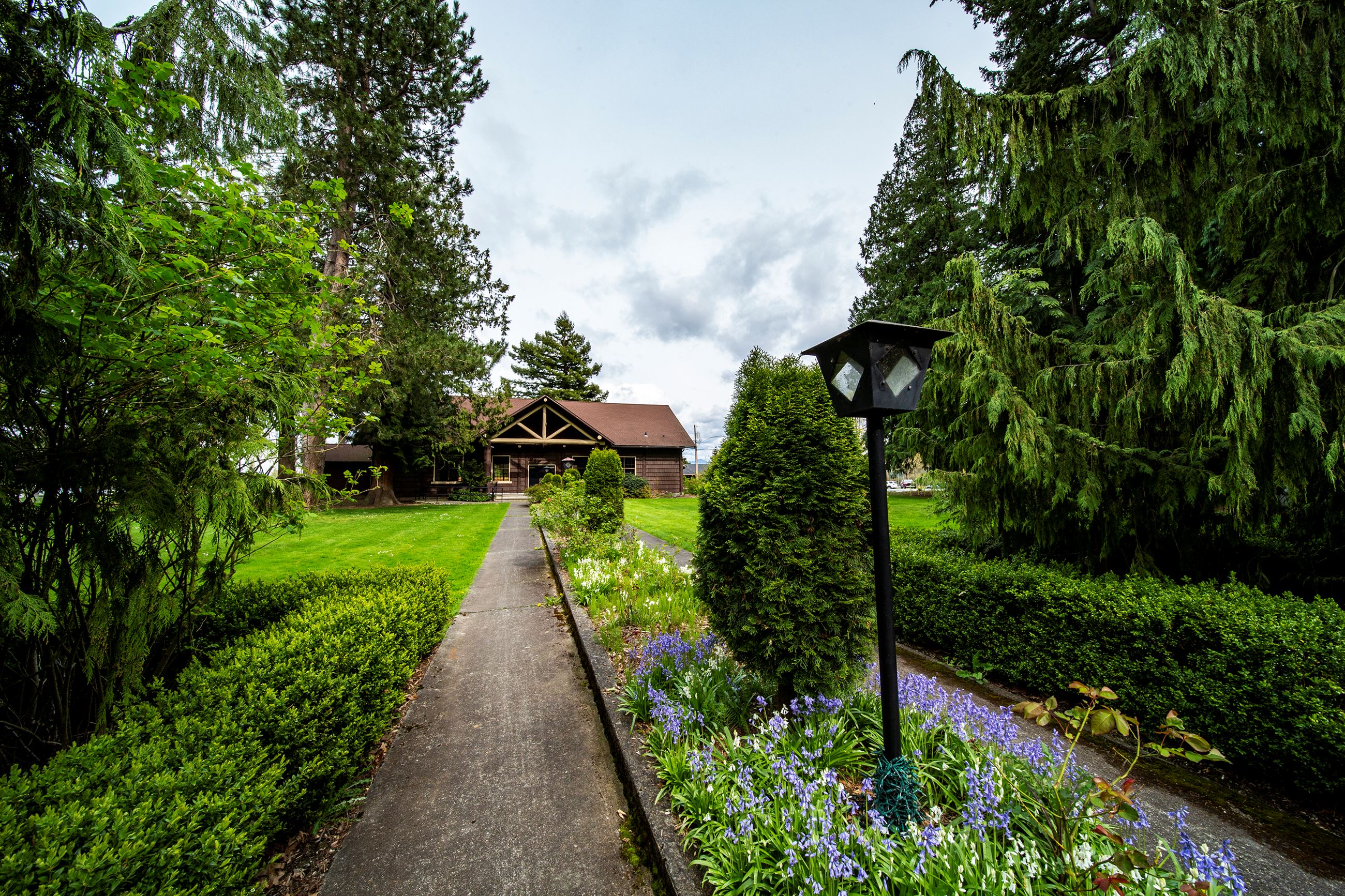Hillcrest Lodge Walkway